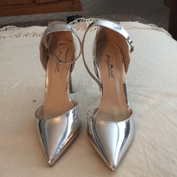 Sliver heels - Picture 1 of 7